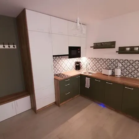 Uroczy Apartament, Osiedle Platany